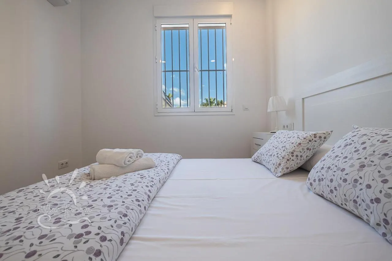 Apartamentos Dom Room Tarifa 0*,  Spain